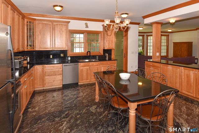5 Crystal Ball Court, Ellington, CT 06029