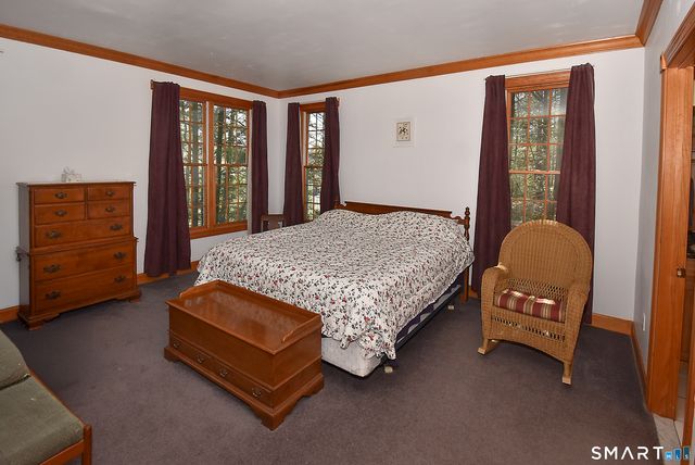 5 Crystal Ball Court, Ellington, CT 06029