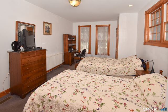 5 Crystal Ball Court, Ellington, CT 06029