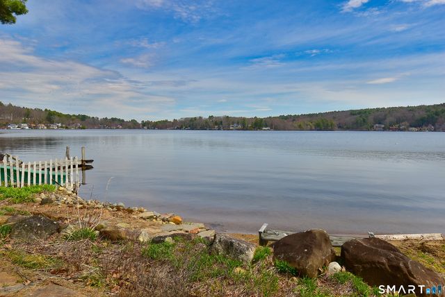 5 Crystal Ball Court, Ellington, CT 06029