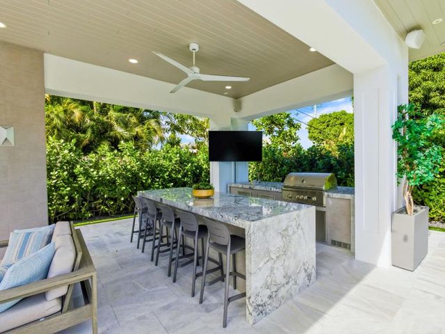 2210 NE 3rd Ave Avenue, Delray Beach, FL 33444