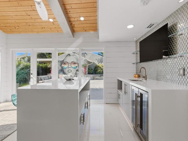 2210 NE 3rd Ave Avenue, Delray Beach, FL 33444