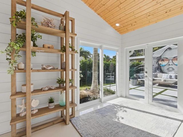 2210 NE 3rd Ave Avenue, Delray Beach, FL 33444