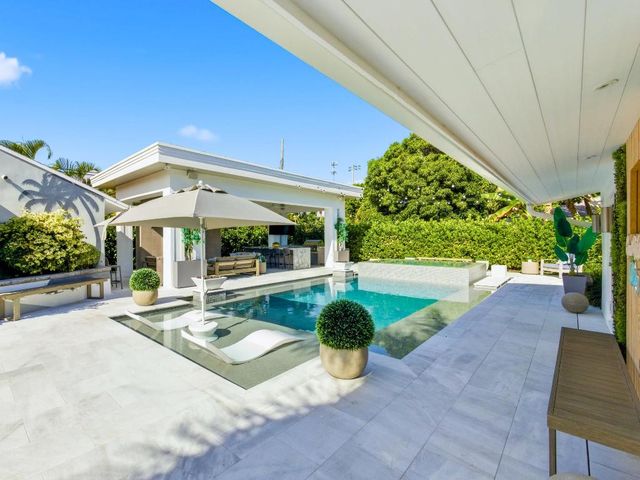 2210 NE 3rd Ave Avenue, Delray Beach, FL 33444