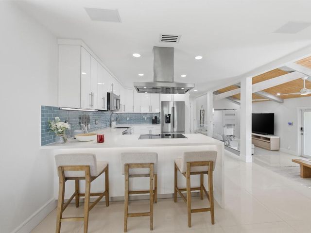 2210 NE 3rd Ave Avenue, Delray Beach, FL 33444