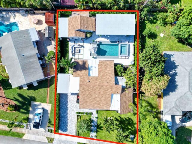 2210 NE 3rd Ave Avenue, Delray Beach, FL 33444