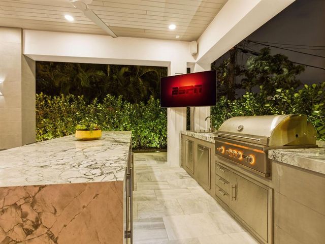 2210 NE 3rd Ave Avenue, Delray Beach, FL 33444