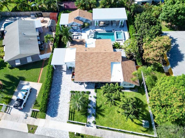 2210 NE 3rd Ave Avenue, Delray Beach, FL 33444