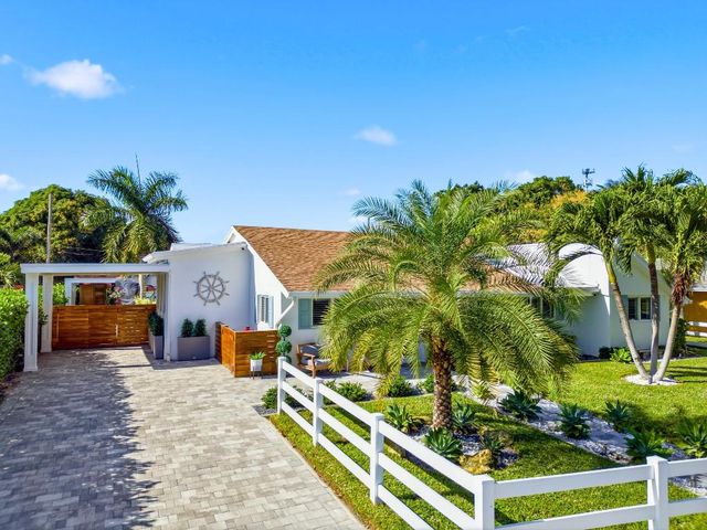 2210 NE 3rd Ave Avenue, Delray Beach, FL 33444