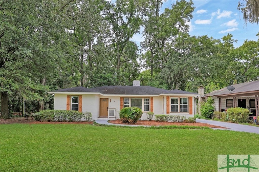 Image 2 of property listing at 5 Linden Drive, Savannah, GA 31405