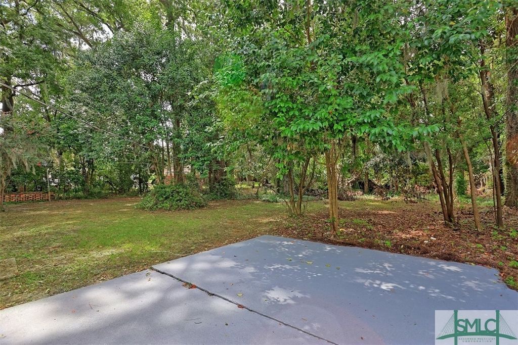 Image 27 of property listing at 5 Linden Drive, Savannah, GA 31405