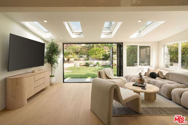 2933 Glenn Avenue, Santa Monica, CA 90405