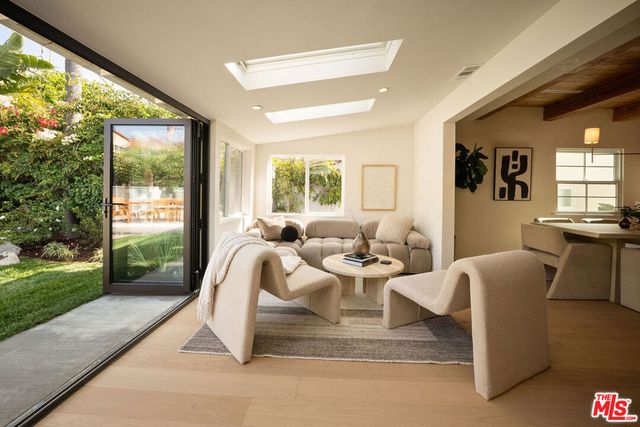 2933 Glenn Avenue, Santa Monica, CA 90405