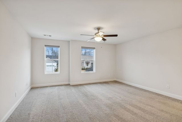 3015 Fernwood Ln, Columbia, TN 38401