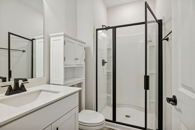 3015 Fernwood Ln, Columbia, TN 38401