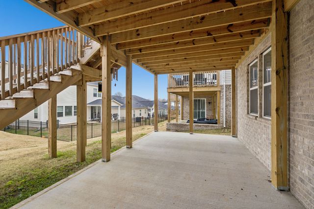 3015 Fernwood Ln, Columbia, TN 38401