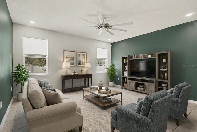 2735 ROWAN STREET, Tavares, FL 32778