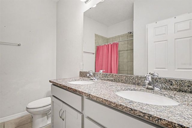 2735 ROWAN STREET, Tavares, FL 32778