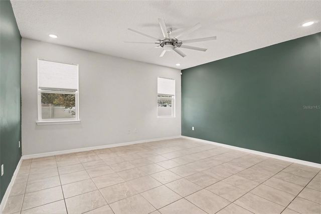 2735 ROWAN STREET, Tavares, FL 32778