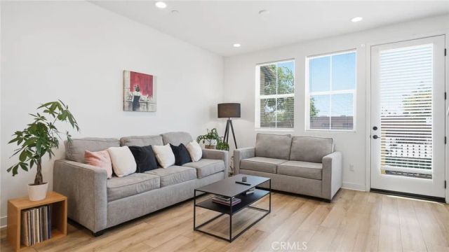 2560 Valentina, Commerce, CA 90040