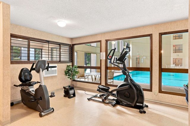 2495 Canabury Drive 230, Little Canada, MN 55117