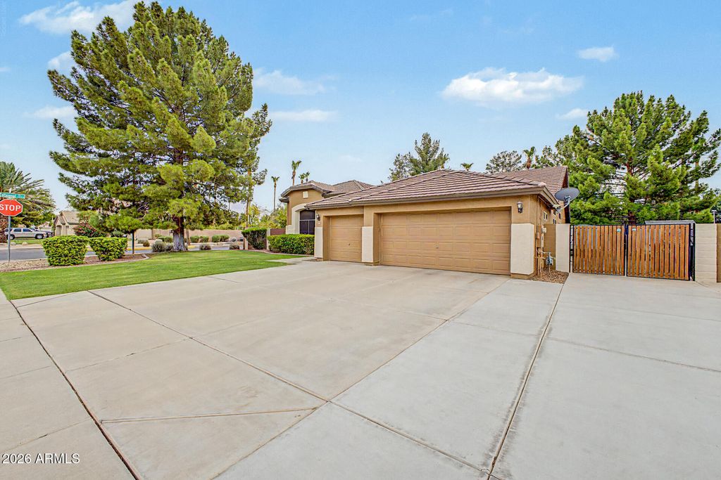 265 E LIBERTY Lane, Gilbert, AZ 85296 — photo 3