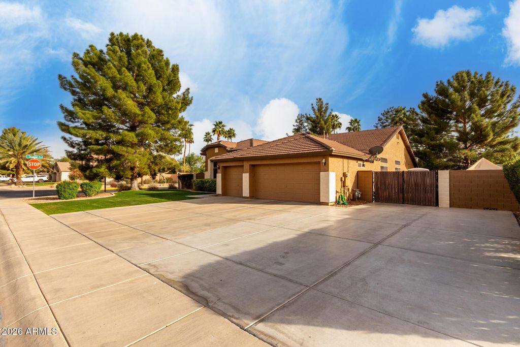 265 E LIBERTY Lane, Gilbert, AZ 85296 — photo 4