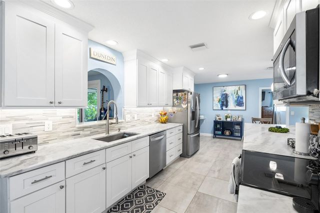 1070 MCCARTY STREET, Dunedin, FL 34698