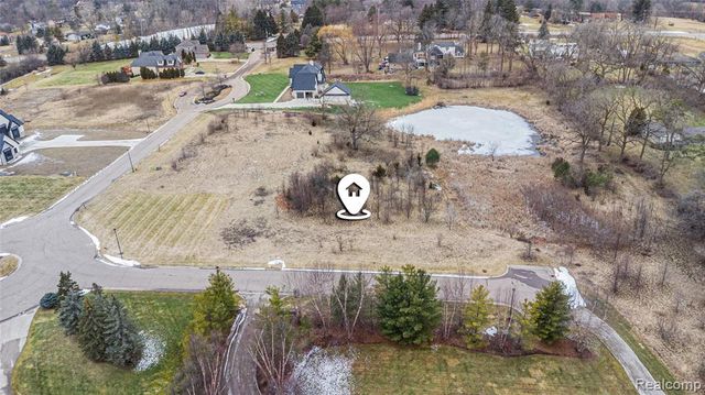 5 Fairway Trail, Grand Blanc, MI 48439