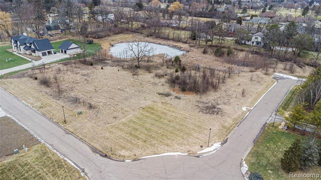 5 Fairway Trail, Grand Blanc, MI 48439