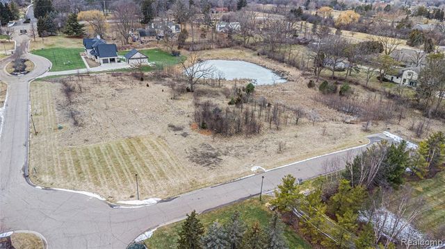 5 Fairway Trail, Grand Blanc, MI 48439