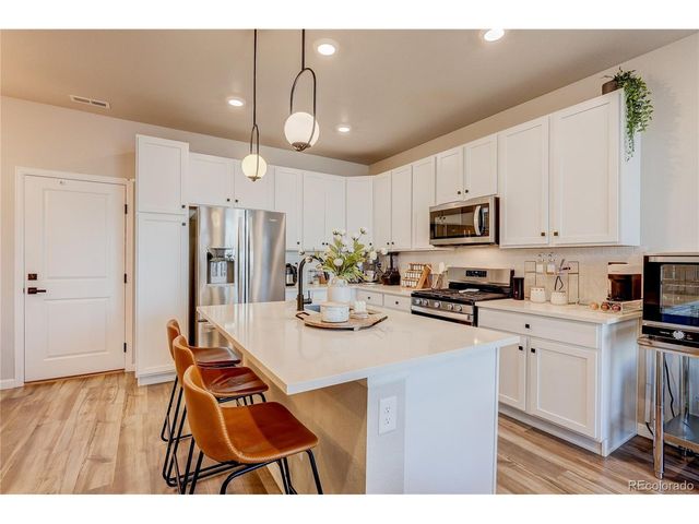 1934 S Poplar Ct, Denver, CO 80224