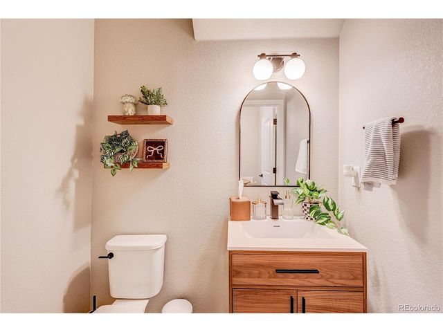 1934 S Poplar Ct, Denver, CO 80224