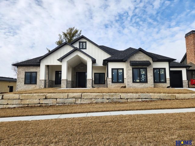 6326 Carveth Court, Lincoln, NE 68516