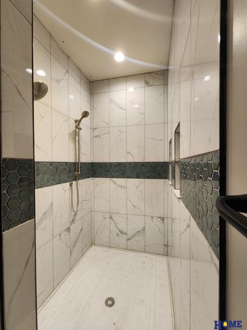 6326 Carveth Court, Lincoln, NE 68516