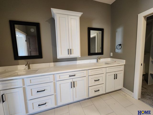 6326 Carveth Court, Lincoln, NE 68516