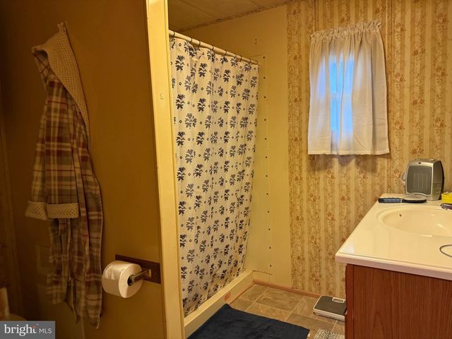 800 YORK RD, Dover, PA 17315