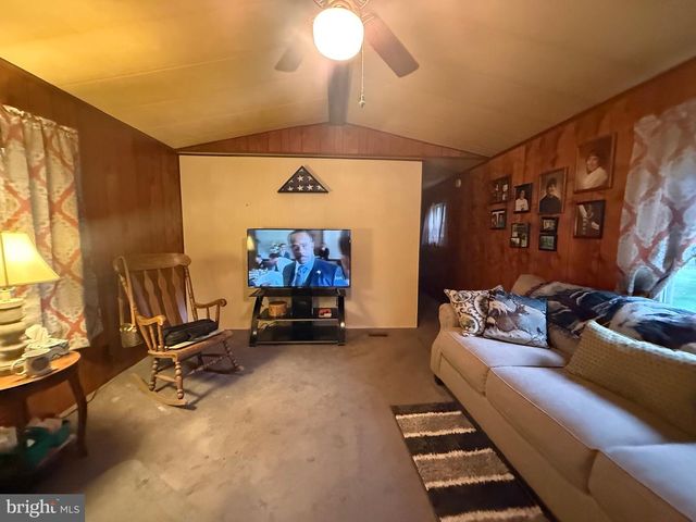 800 YORK RD, Dover, PA 17315