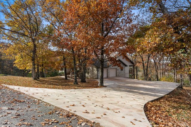 94 Irish Hills Boulevard, Kimberling City, MO 65686