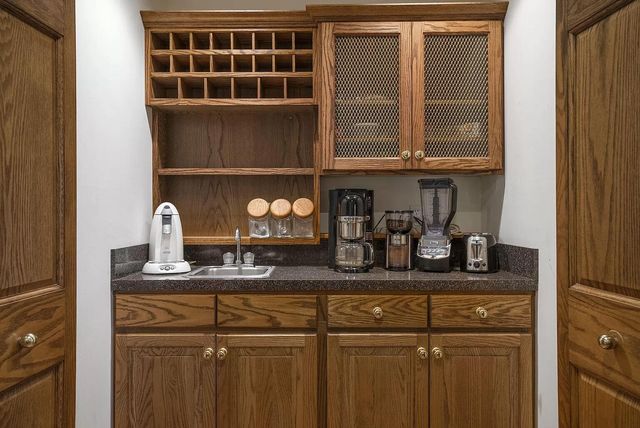 94 Irish Hills Boulevard, Kimberling City, MO 65686