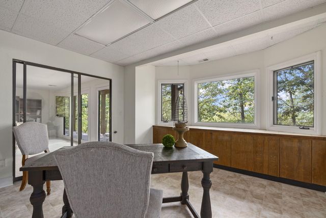 94 Irish Hills Boulevard, Kimberling City, MO 65686