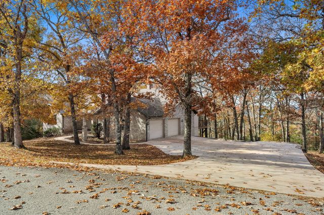 94 Irish Hills Boulevard, Kimberling City, MO 65686