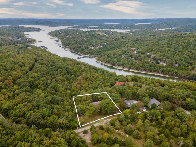 94 Irish Hills Boulevard, Kimberling City, MO 65686