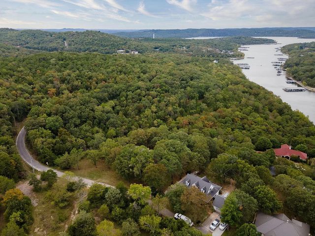 94 Irish Hills Boulevard, Kimberling City, MO 65686