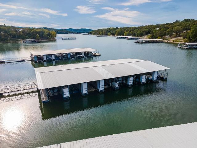 94 Irish Hills Boulevard, Kimberling City, MO 65686