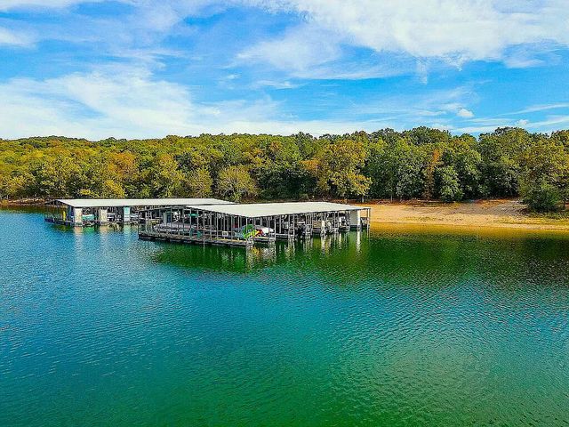 94 Irish Hills Boulevard, Kimberling City, MO 65686