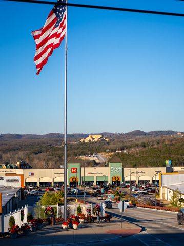 94 Irish Hills Boulevard, Kimberling City, MO 65686