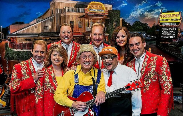 94 Irish Hills Boulevard, Kimberling City, MO 65686