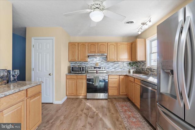 195 ISAAC DR, Bunker Hill, WV 25413