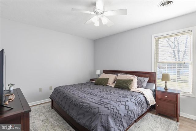 195 ISAAC DR, Bunker Hill, WV 25413